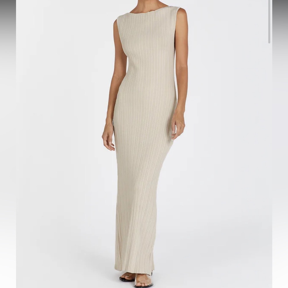 Elegant Cream Sleeveless Dress